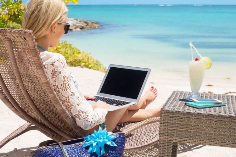 earn-money-while-traveling