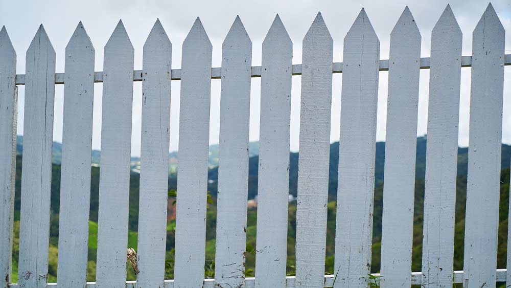 How to Start a Successful Fencing Business