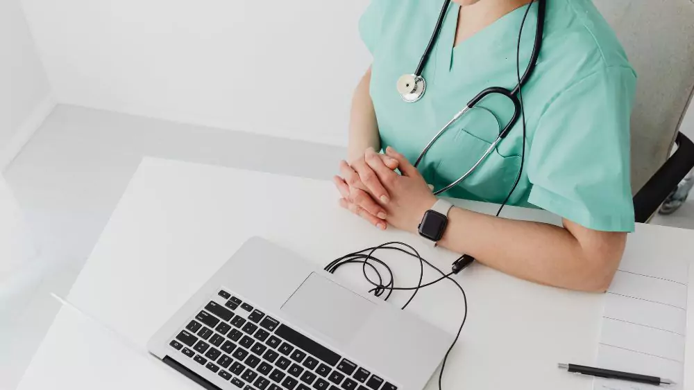 Fostering Human-AI Collaboration in Clinical Decision-Making
