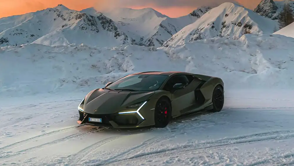 Lamborghini Revuelto (2023)
